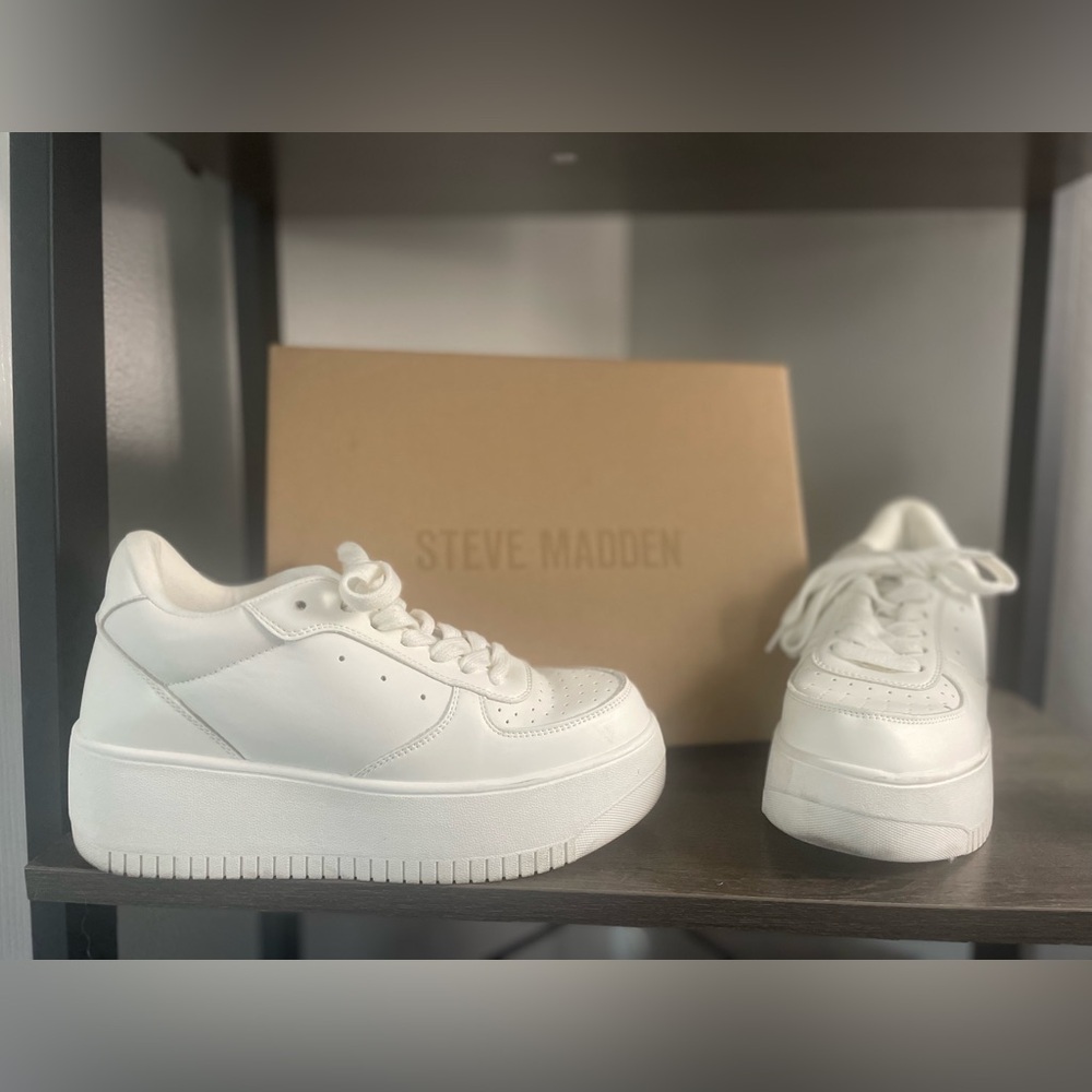 Steven Madden Rocket.. Practically new, worn 3 times.